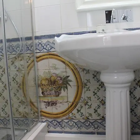 Downtown Guest house 4*