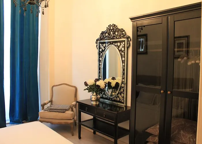 Downtown Pensión 4*