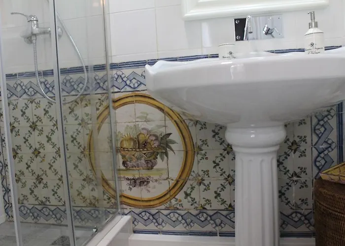 Downtown Pensión 4*